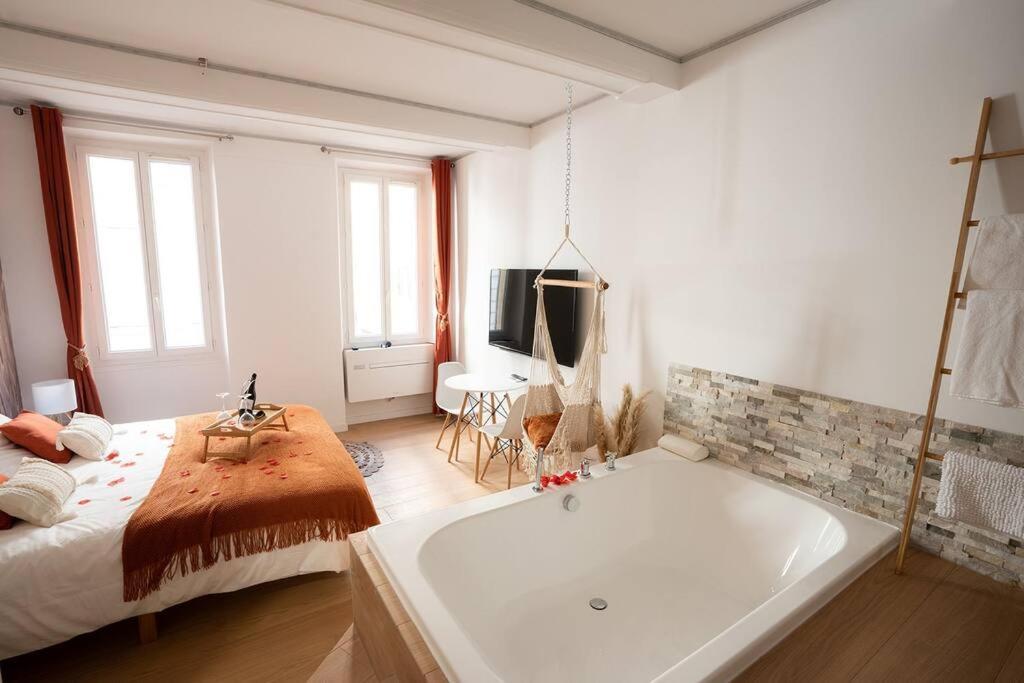 Ode A L'Amour : Studio Intimiste Tolone Esterno foto
